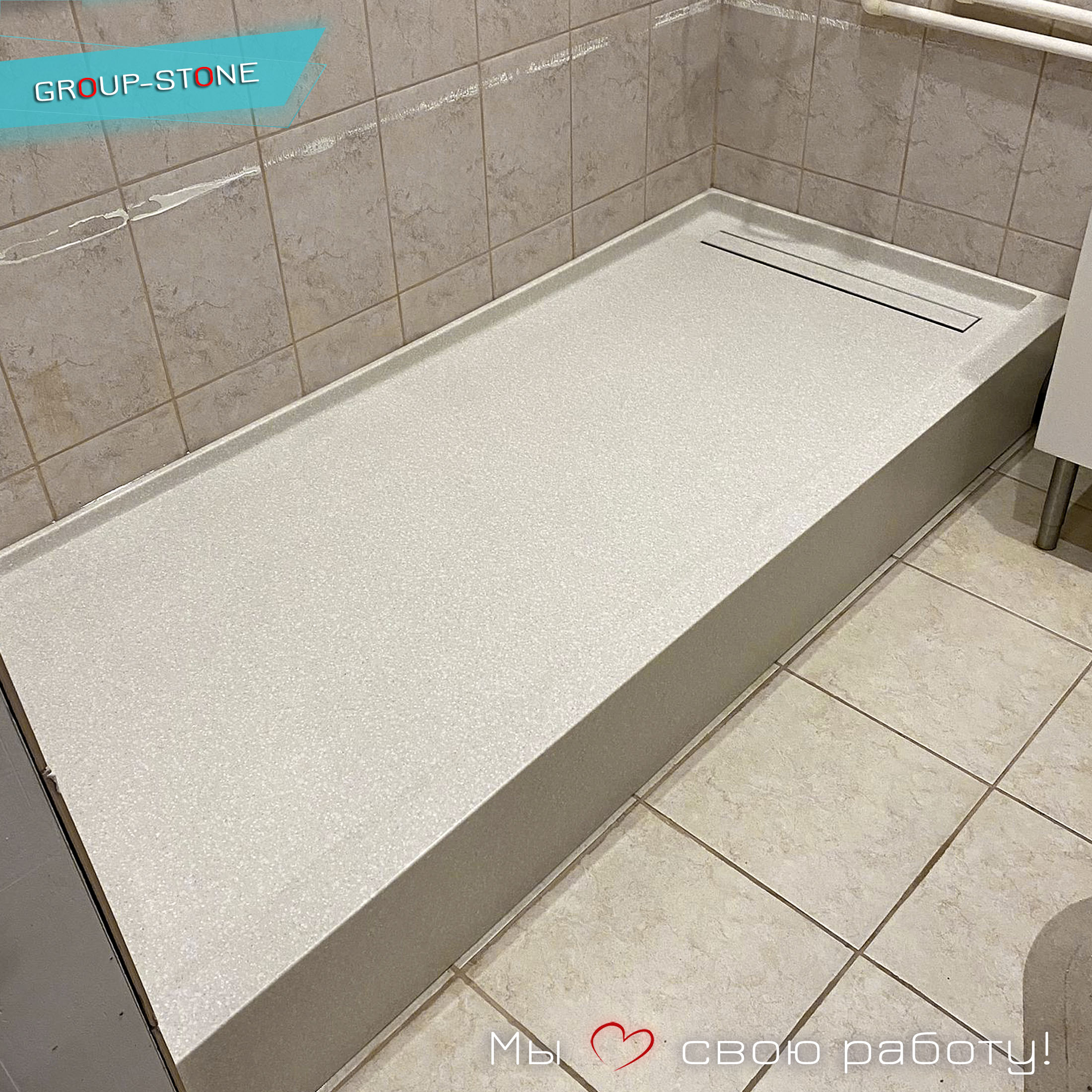 Современные реалии: Душевые поддоны Group-Stone в интерьере конструктивизма
