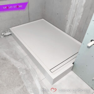 Индивидуальный душевой поддон из искусственного камня на заказ в Москве от Group-Stone