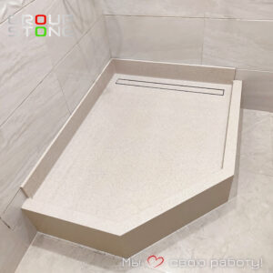 Искусственный камень в ванной: прочный душевой поддон для идеального интерьера