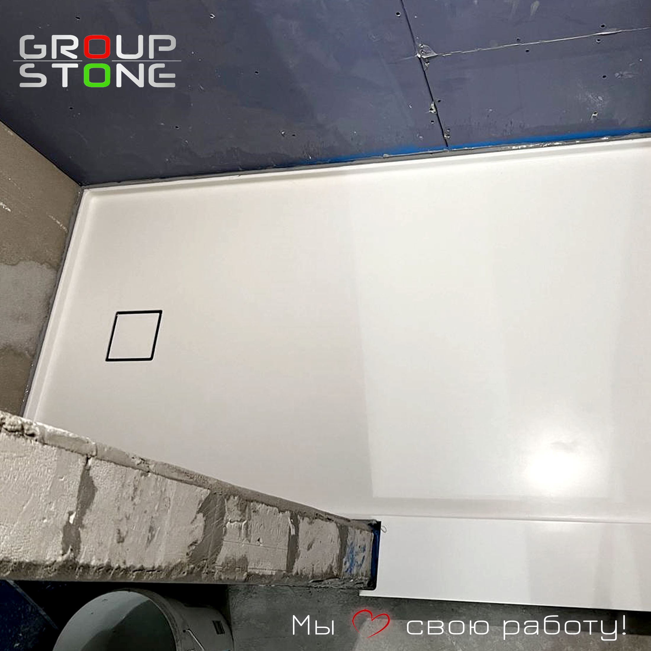 Изысканный интерьер в каждом деталях: душевой поддон из искусственного камня