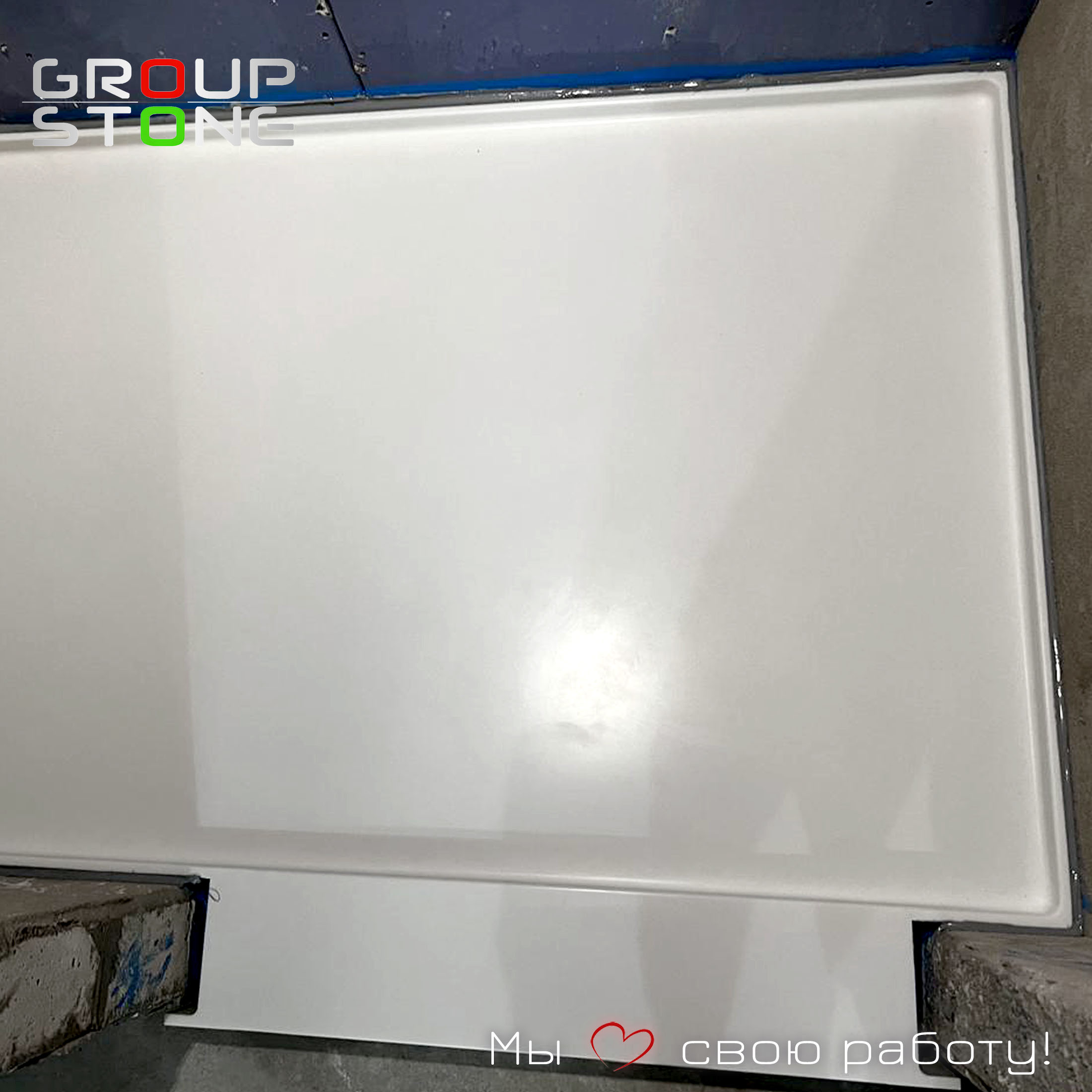 Изысканный интерьер в каждом деталях: душевой поддон из искусственного камня — изображение 5