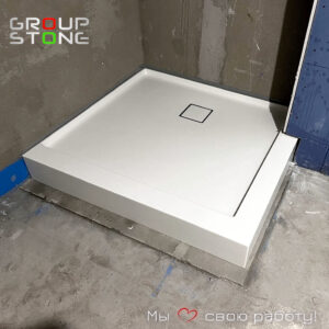 Гладкая поверхность и безупречный вид: душевой поддон из искусственного камня для дизайна мечты