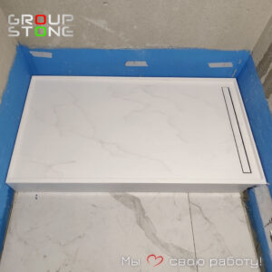 Искусственный камень в ванной: душевой поддон как элемент роскоши