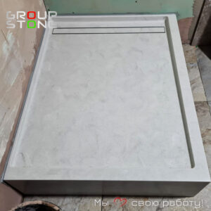 Роскошь в каждой капле: поддон из искусственного камня на заказ